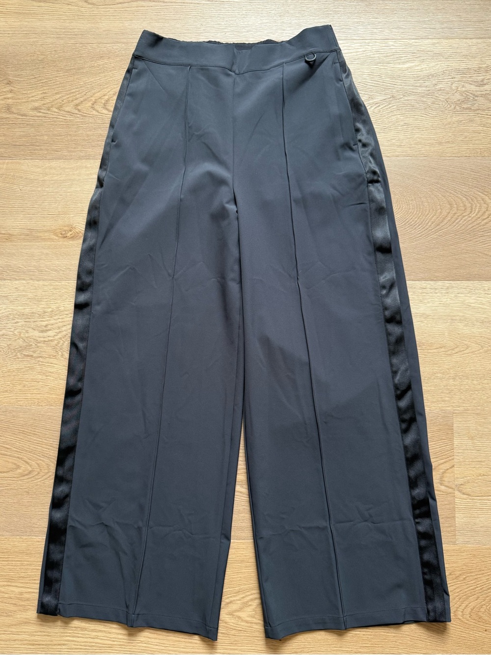 Nike 24.7 PerfectStretch Women's Dri-FIT High-Waisted Loose Tearaway Pants